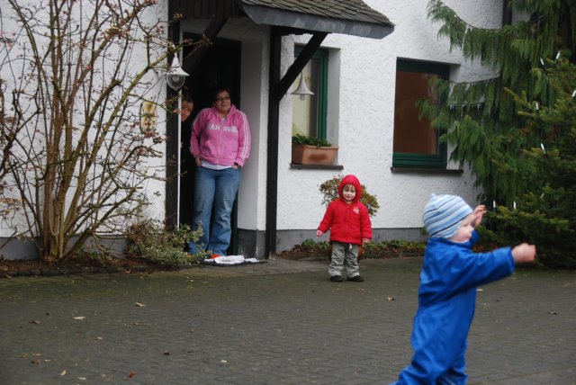 vorunsererwohnungstr.jpg